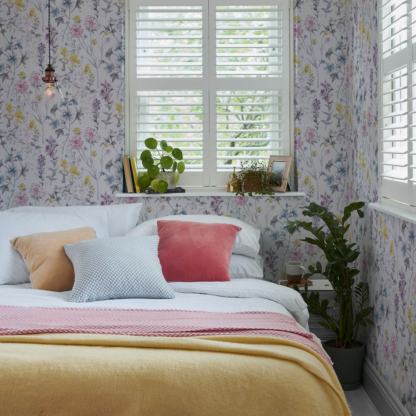 Laura Ashley Wallpaper Abstract Multicolour Wild Meadow Smooth Washable 5.2m² - Image 4