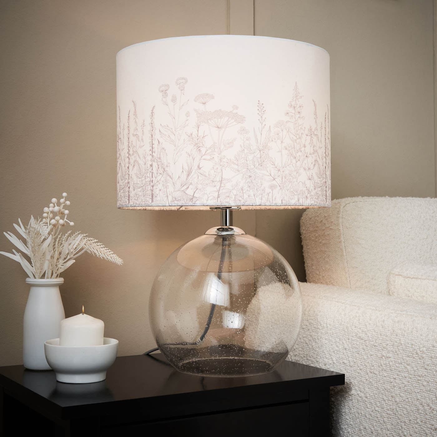 Inlight Table Lamp Warm White Floral Round Gloss Clear Glass White Modern - Image 1