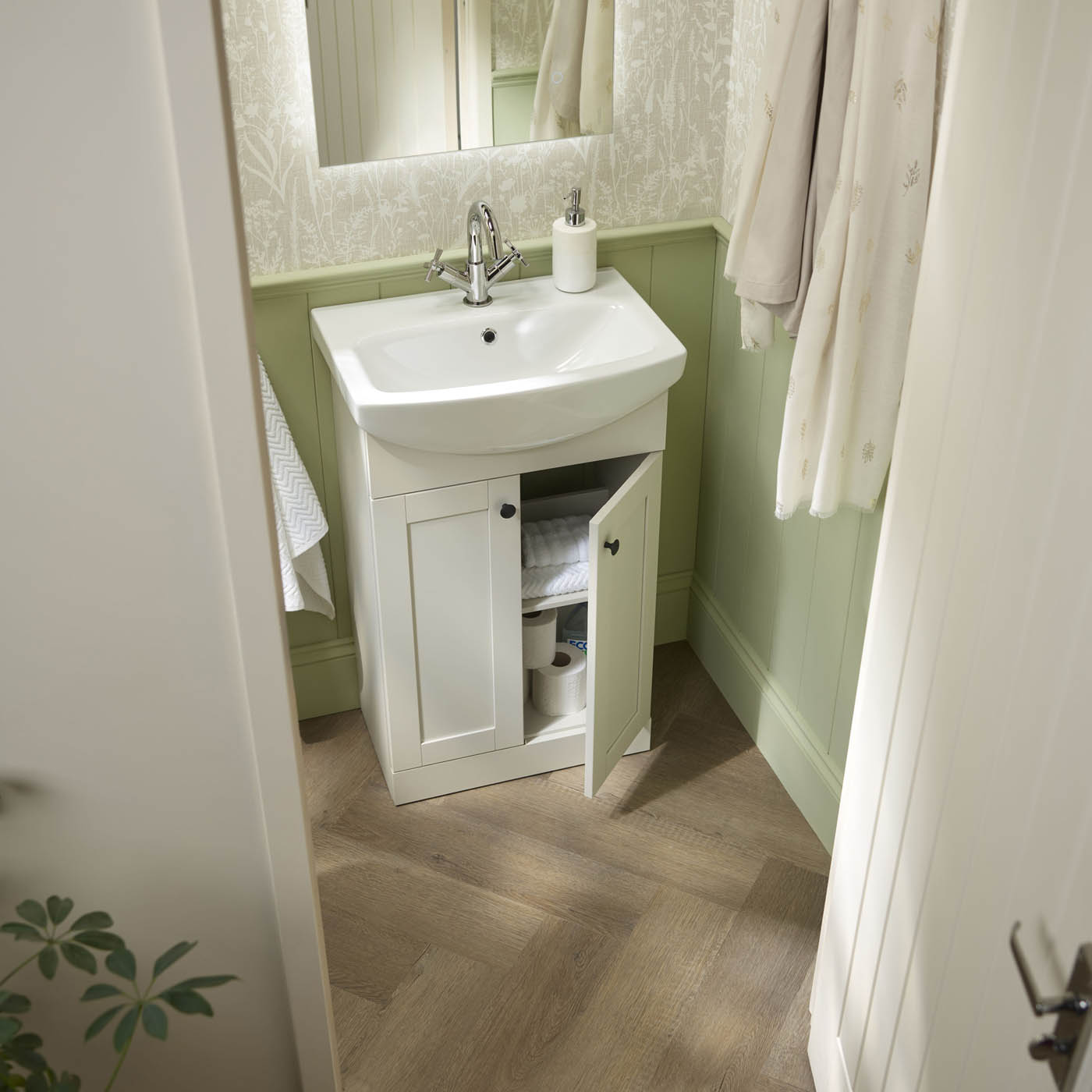 Vinyl Click Plank Flooring Mid Brown Oak Effect Waterproof Heavy Duty 1.95m² - Image 5