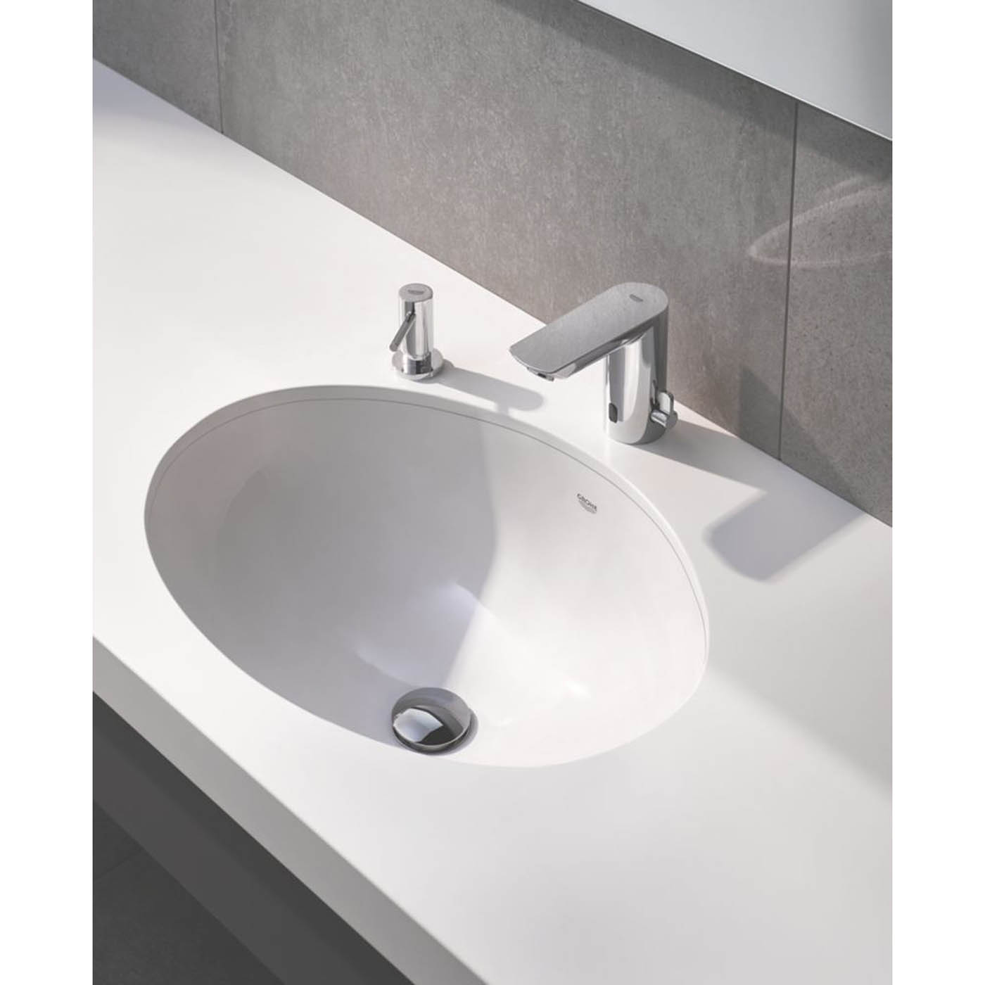 Grohe Slotted Waste Set With Push Open Plug Metal Chrome Finish Modern - Image 2
