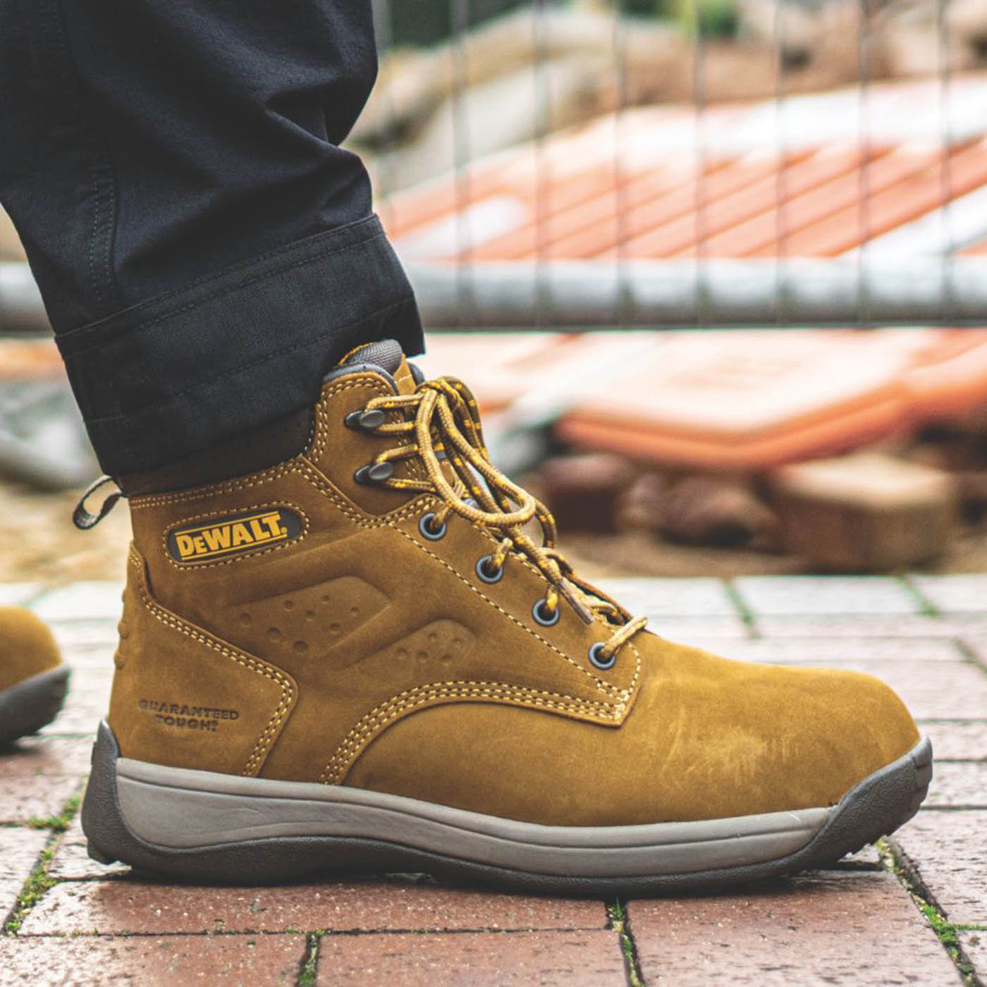 DEWALT Bolster Size 9 Clay Steel Toe Cap Safety Boots - Image 4