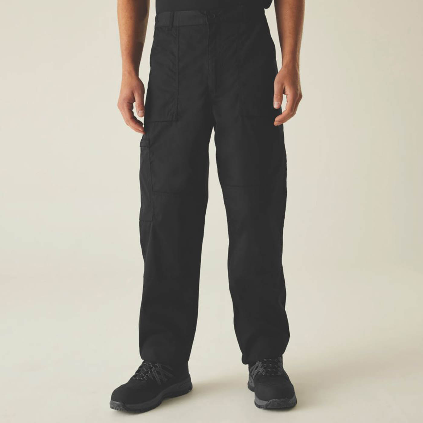 Regatta Work Trousers Mens Regular Fit Black Stretch Multi Pockets 32W 31L - Image 2