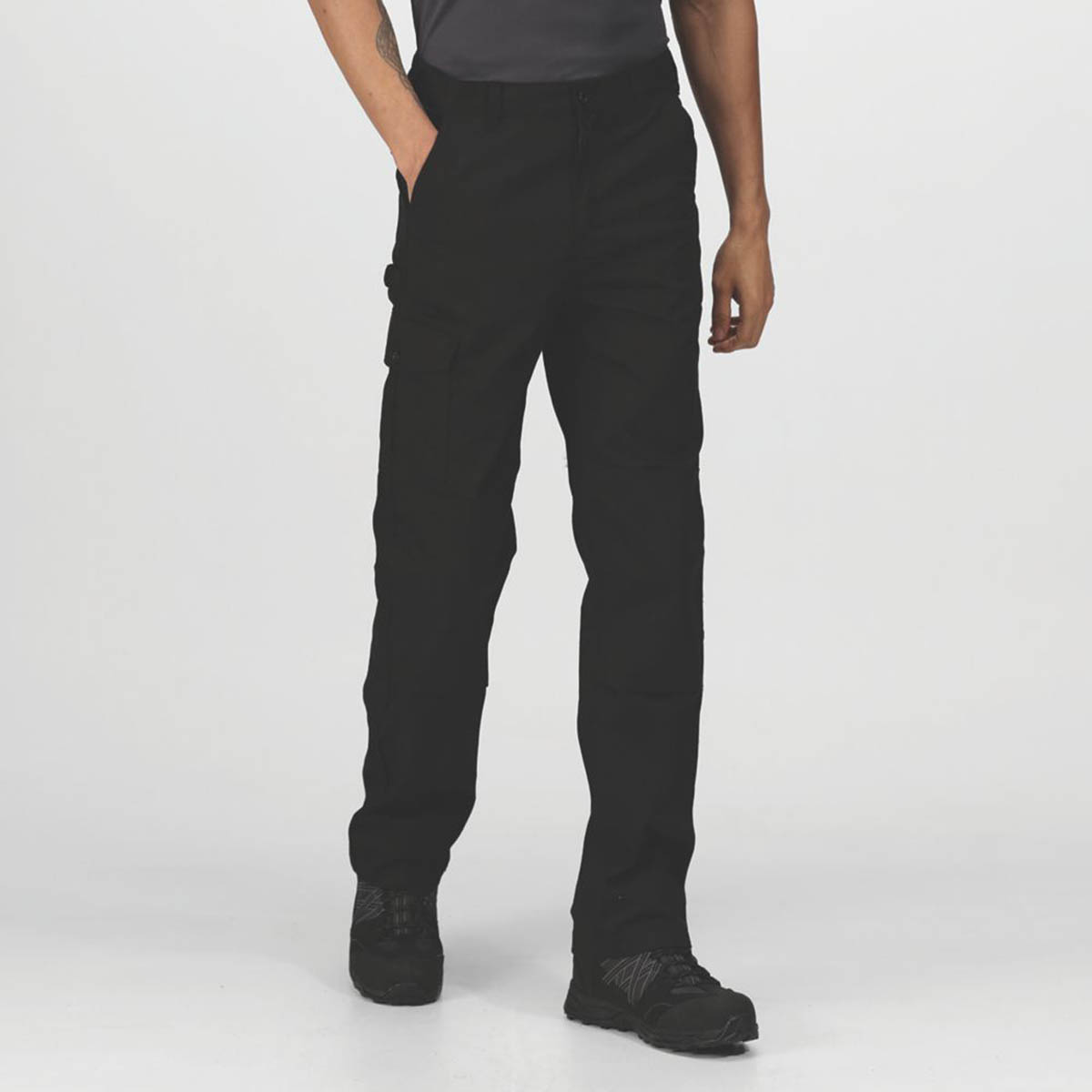 Regatta Work Trousers Mens Pro Cargo Classic Fit Black Multi Pockets 38W 29L - Image 3