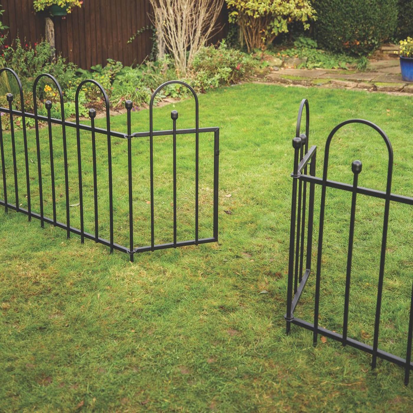 Apollo Appleton Easy Fit Fence Gates Matt-Black 94cm x 92cm - Image 3