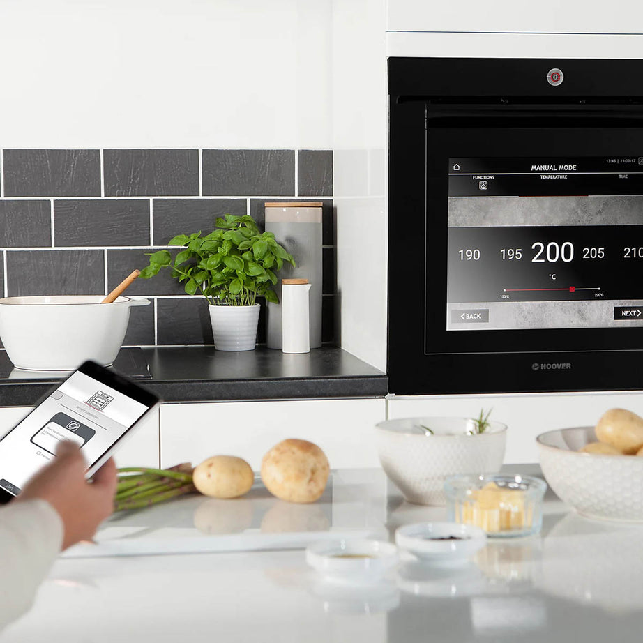 Hoover Vision Oven Single 80L Built In Integrated Video Recipe Touchscreen 60cm - Image 1