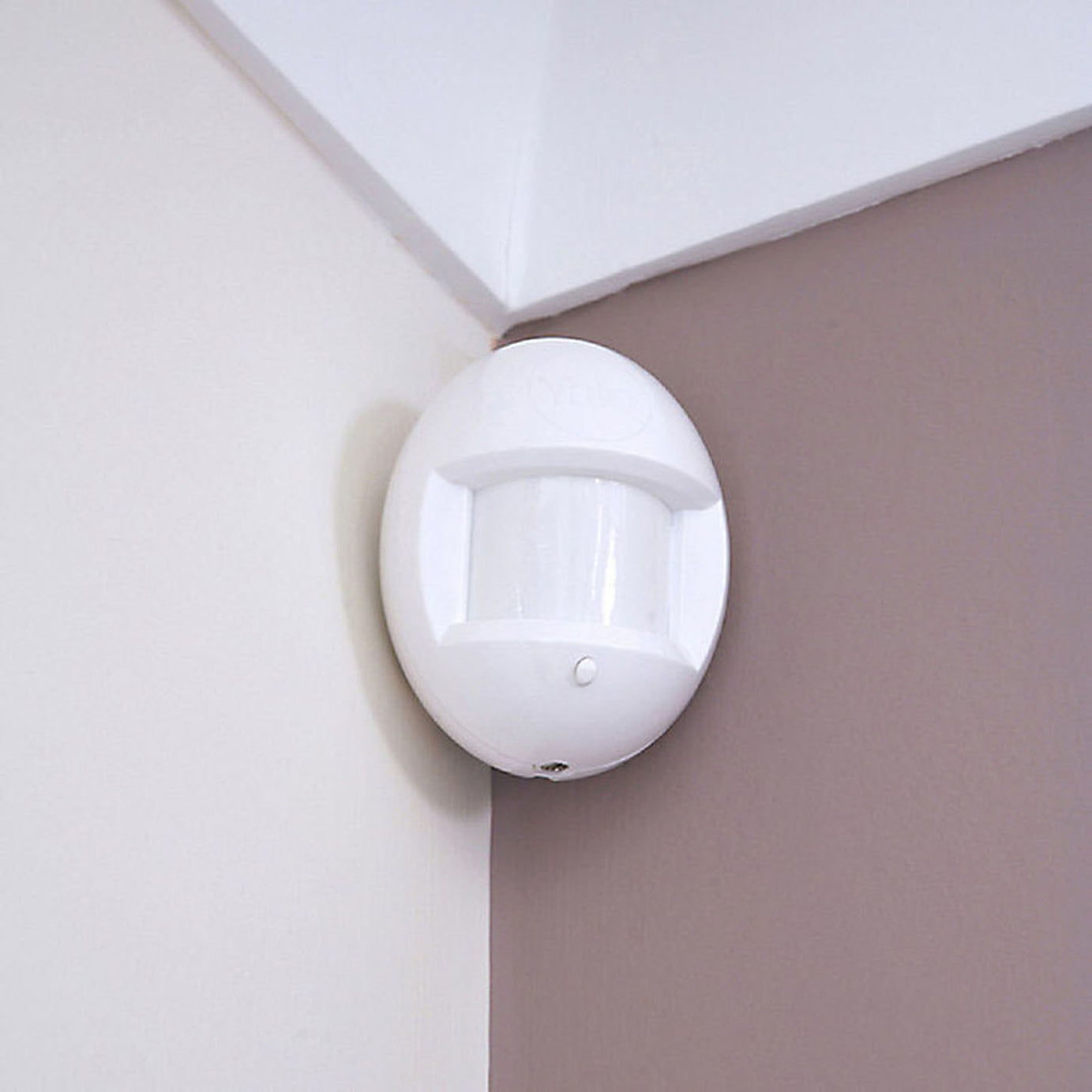 Yale Intruder Alarm Kit Home Premium Plus Wireless One-Touch Control B-HSA6410 - Image 3