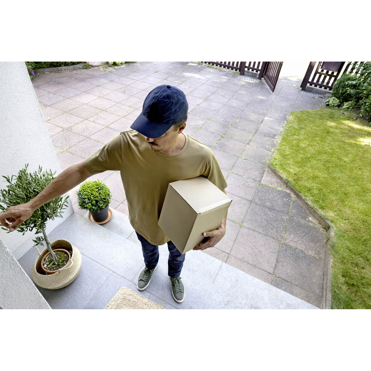 Bosch Outdoor Security Camera Smart Silver All-In-One SVO-1601-220 Full HD PIR - Image 9