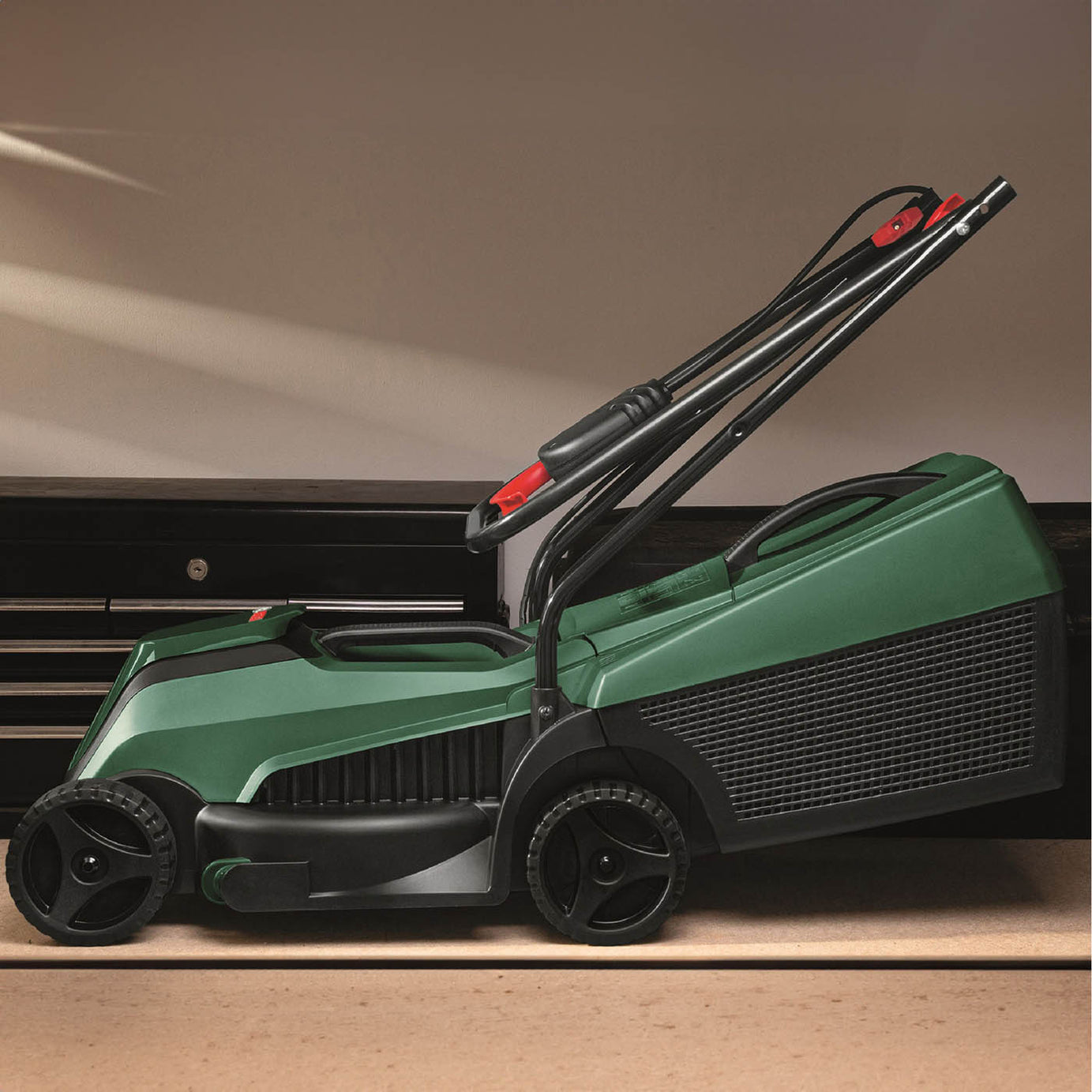 Bosch Lawnmower Cordless 18V EasyMower18-32-200 Grass Cutter 32cm Body Only - Image 3
