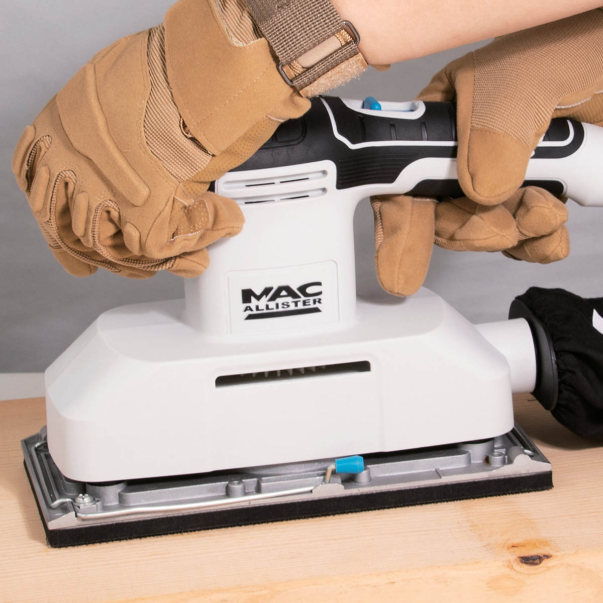 Mac Allister Sheet Sander MCB998SDR Corded Electric Soft Grip 300W 220-240V - Image 2