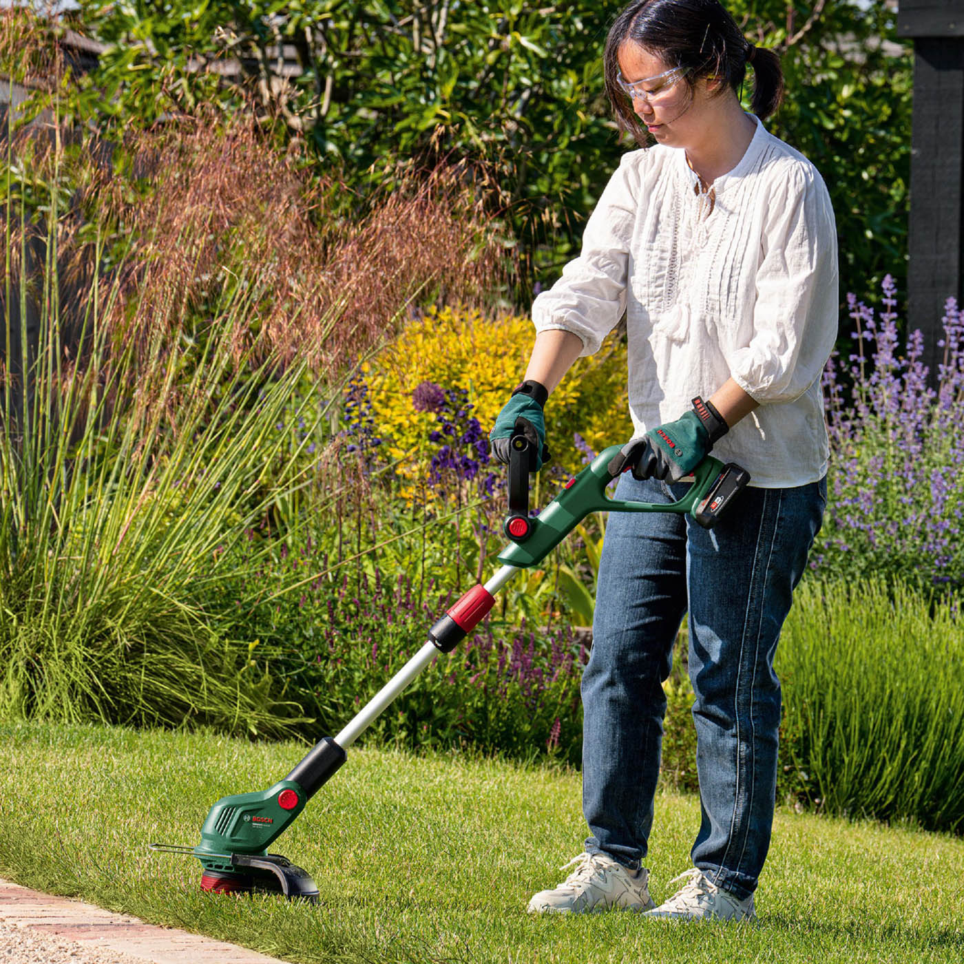 Bosch UniversalGrassCut 18V Cordless Grass trimmer (Bare Tool) - 18V-26-500 - Image 4