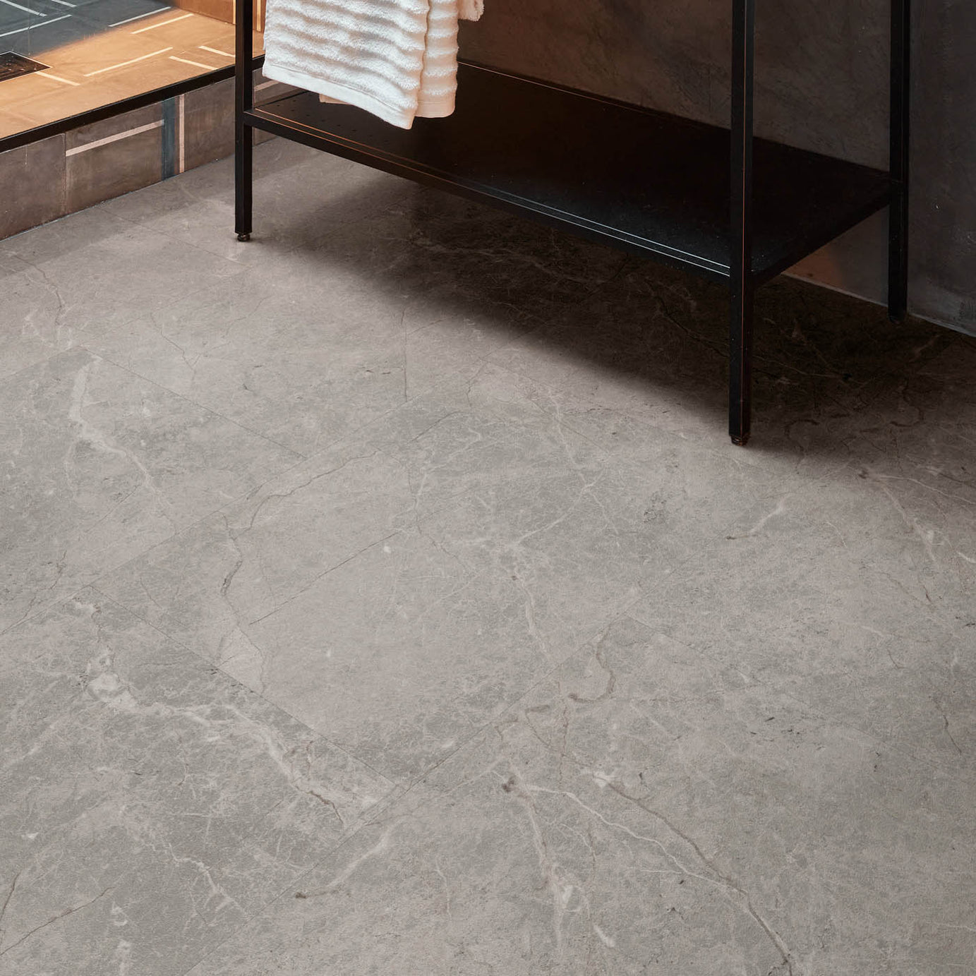 Palio by Karndean Grey Calacatta Marble effect Embossed vinyl click Tile, 2.74m² - Image 4