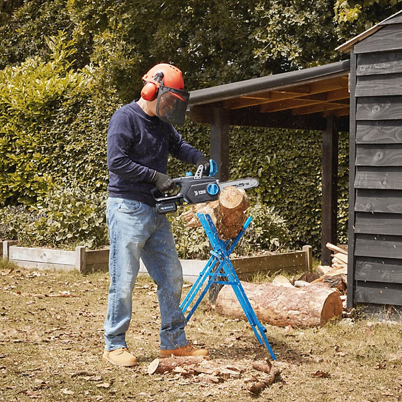 Mac Allister Chainsaw MCS1825-Li Cordless Compact Low vibration 254mm Body Only - Image 2