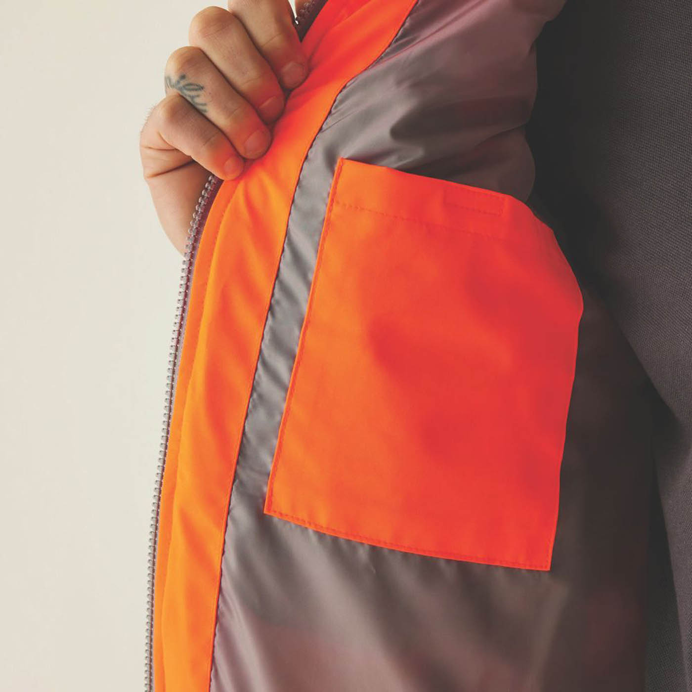 Regatta Work Hi-Vis Bodywarmer Mens Thermal Orange Gilet Large 47.2in Chest - Image 3
