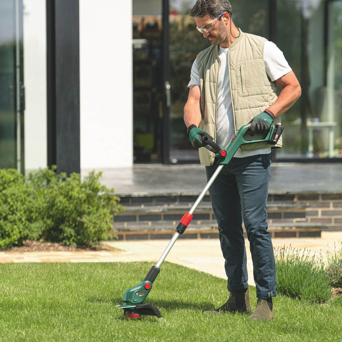 Bosch Grass Trimmer Universal Cordless 18V Li-Ion Power for All Body Only - Image 3