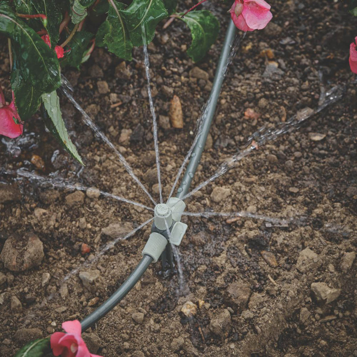 Verve Irrigation Kit Garden Drip Watering 4 Way Connector Flow Control 91 Pcs - Image 2