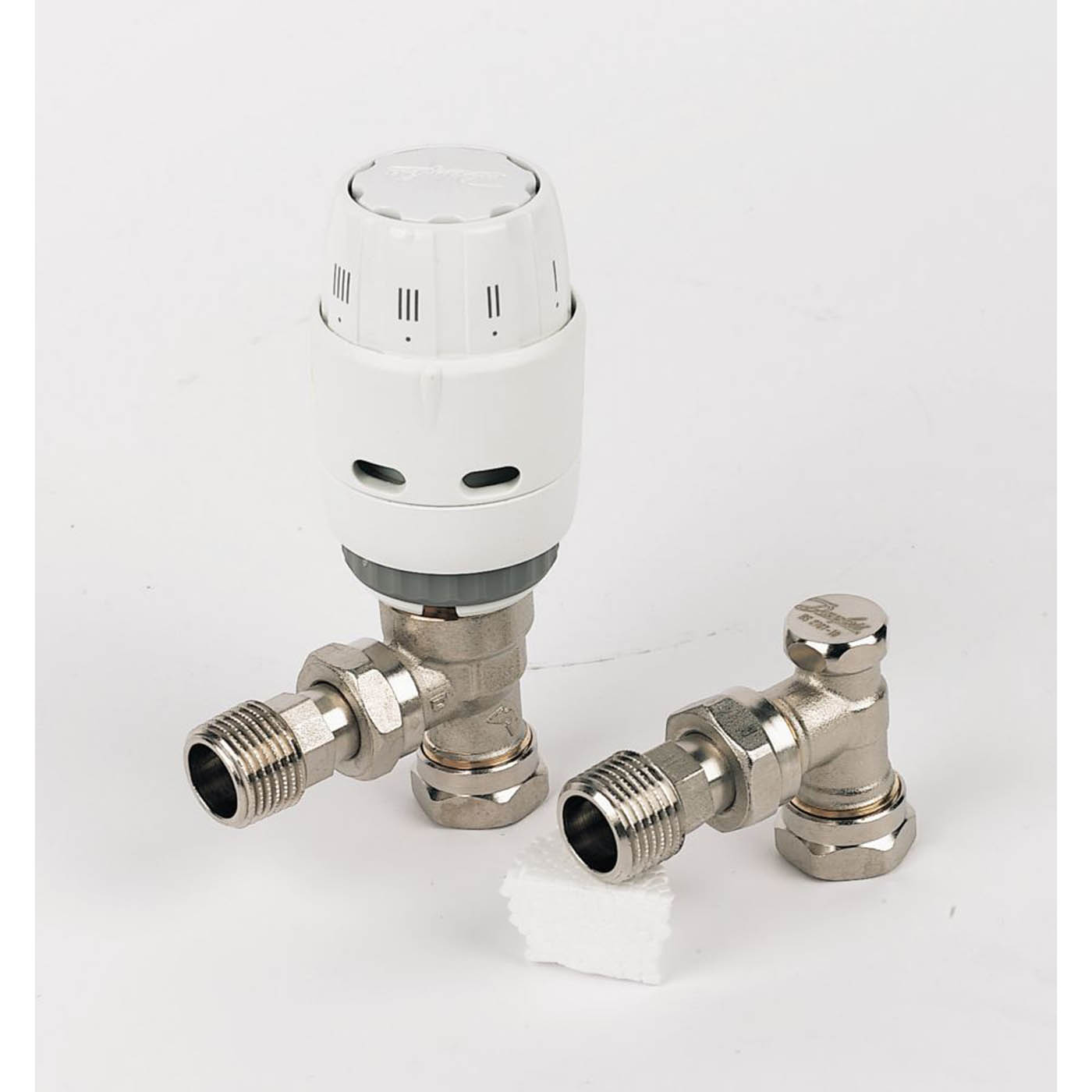 Danfoss RAS-C² White Angled Thermostatic TRV & Lockshield  15mm x 1/2" - Image 1