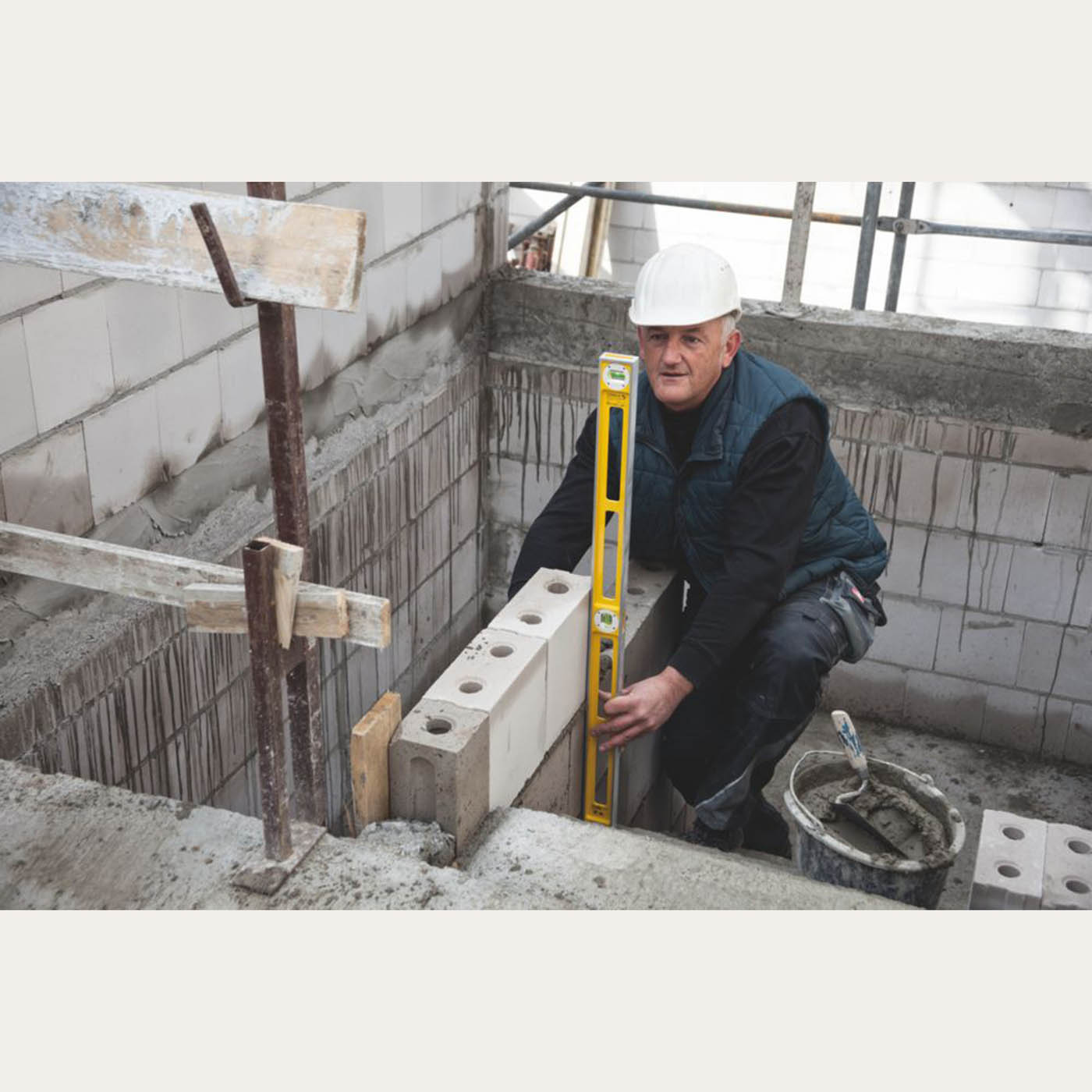Stabila Spirit Level 83 Series Aluminium 3 Vials Durable Sturdy 1/2" 800mm - Image 4
