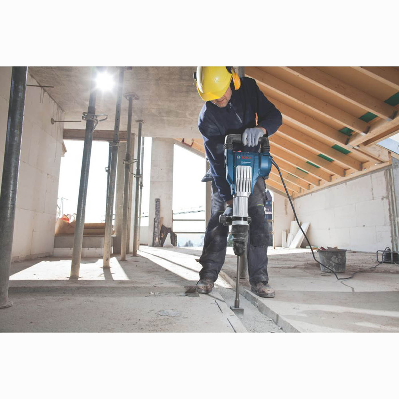 Bosch Concrete Breaker Electric 110V GSH11VC SDS Max Demolition Hammer 1700W - Image 4