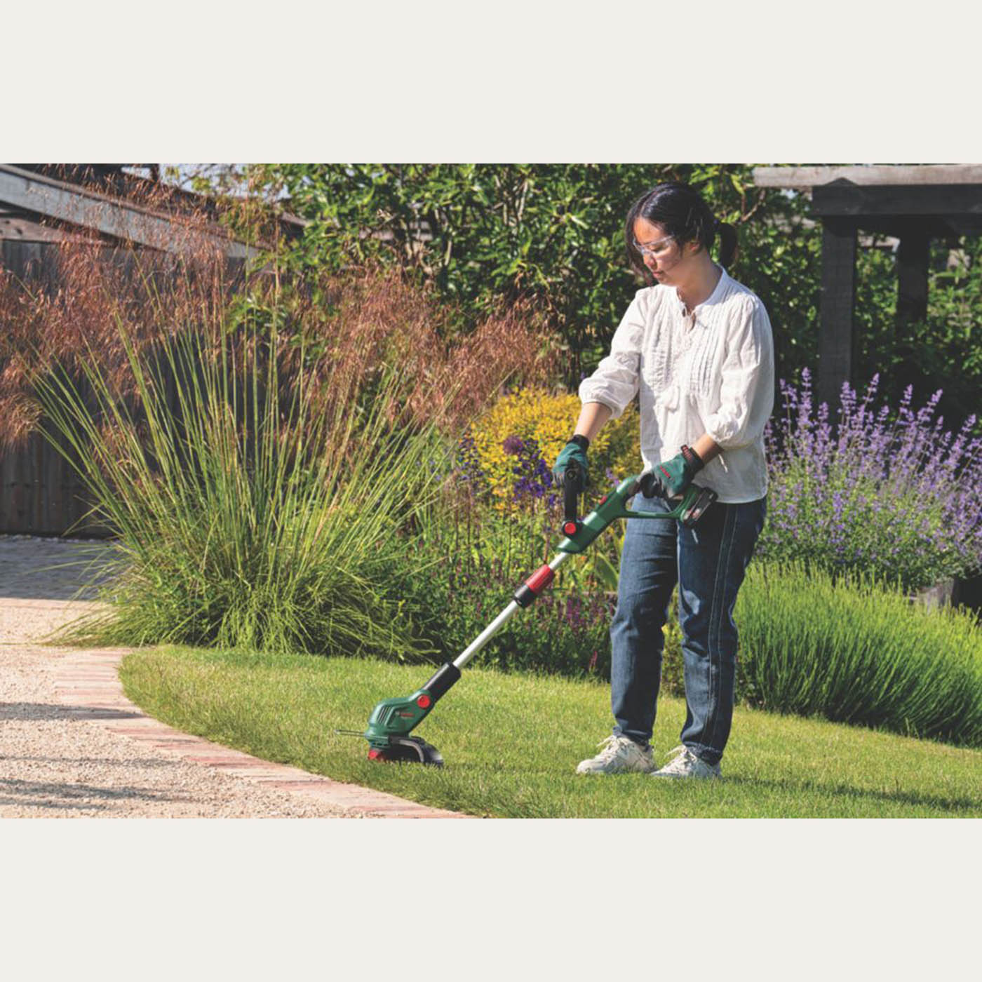 Bosch Grass Trimmer UniversalGrassCut 18V-23-450 Cordless 18V Li-Ion Body Only - Image 2