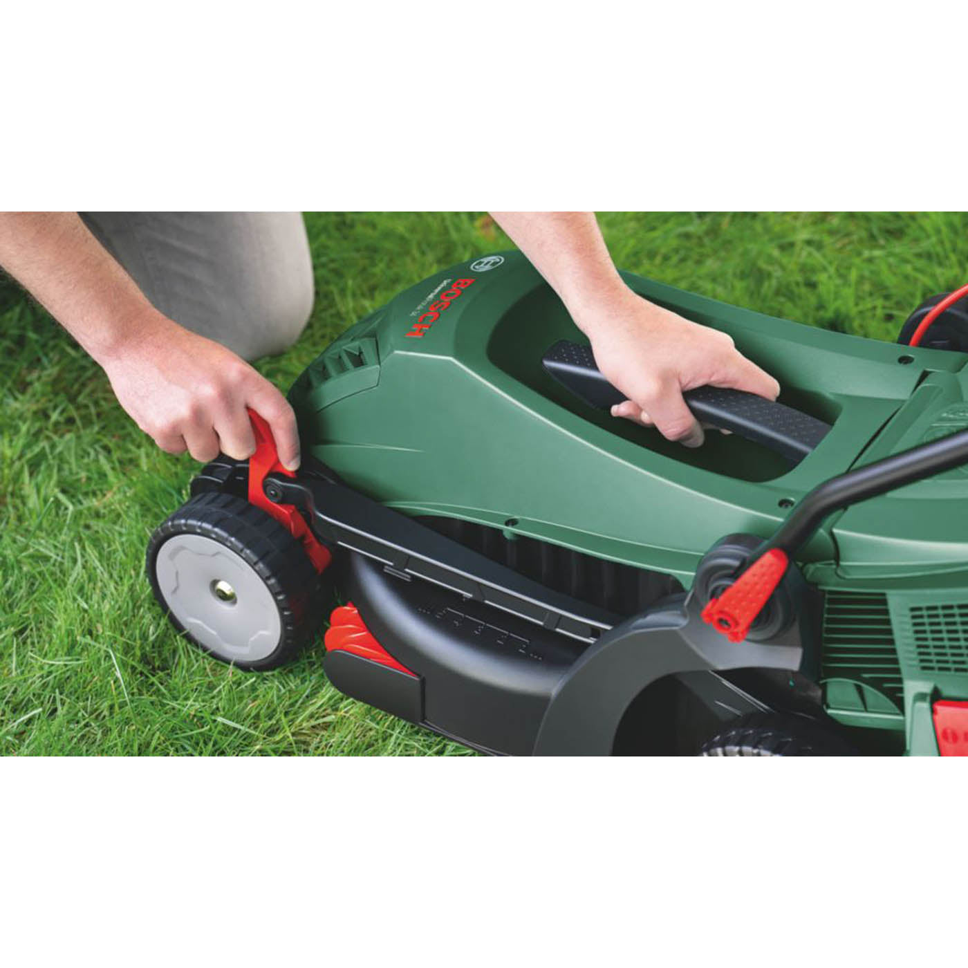 Bosch Lawnmower Electric 34cm UniversalRotak 1300kW 40Ltr Box Compact 230V - Image 5
