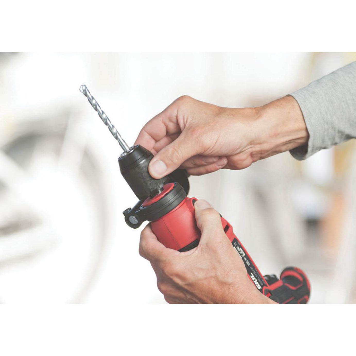 Skil Hammer Drill Electric HD1U6725AA Heavy Duty Soft Grip Ergonomic 710W - Image 2