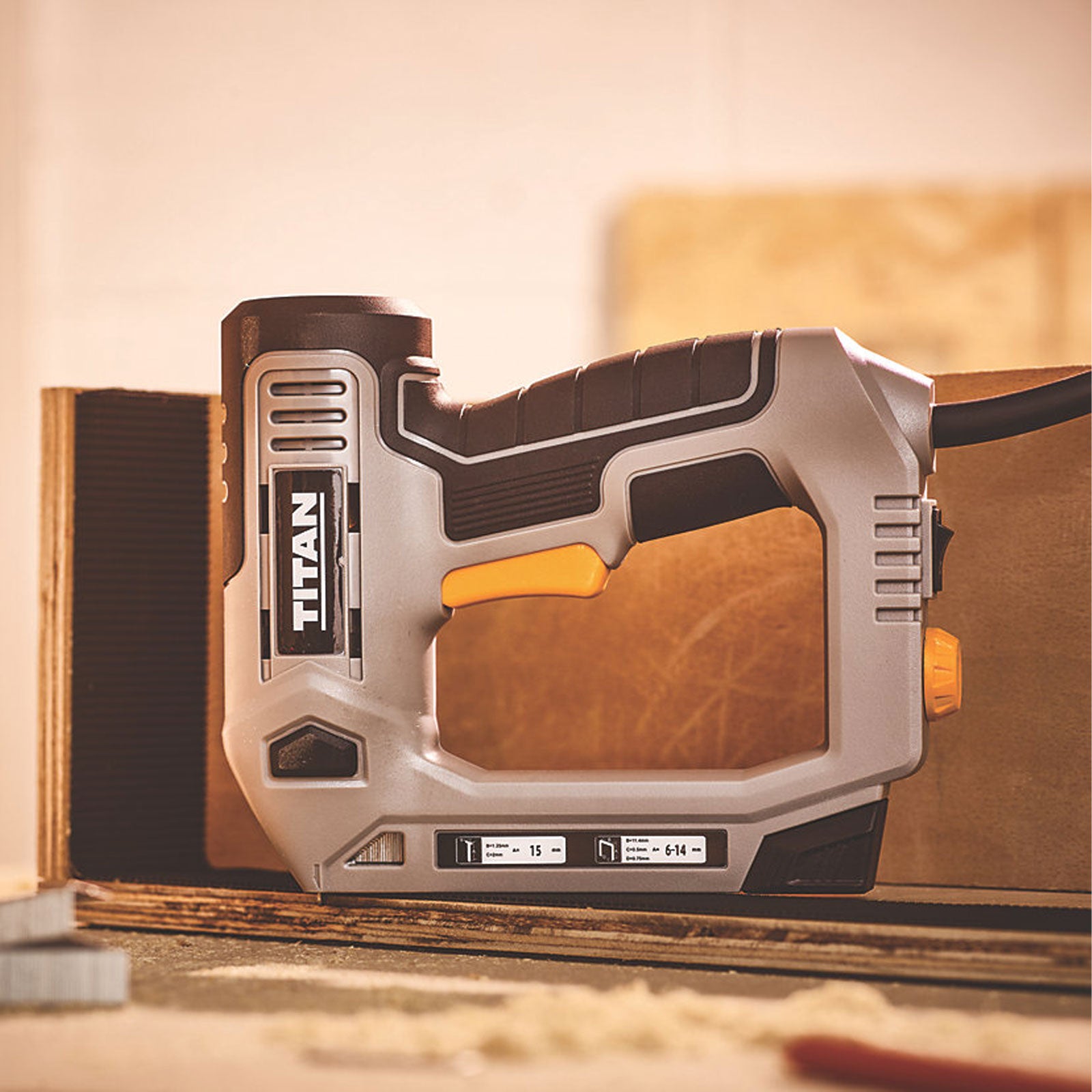Titan Nail Gun Stapler Electric TTB968NST Second Fix 15mm Compact Soft Grip 240V - Image 5